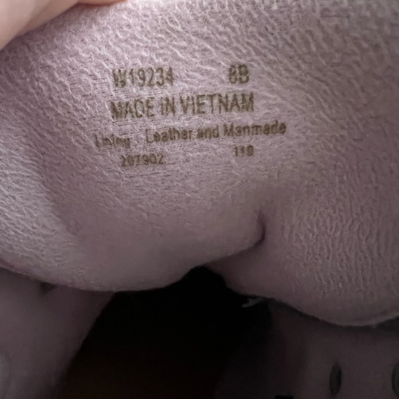 Cole Haan hiking snow boots! Amazing condition. - Picture 2 of 3